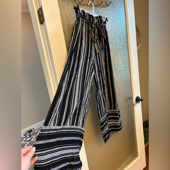 Striped American Eagle Soft Flowy Wide Leg Pants with Tie Waist - Picture 3 of 7